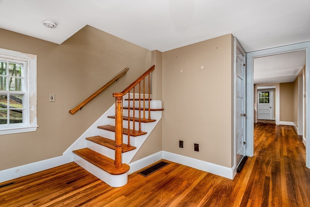 34 Starr Hill Road Littleton, MA 01460 - Photo 5 of 42 Gallery Image 5