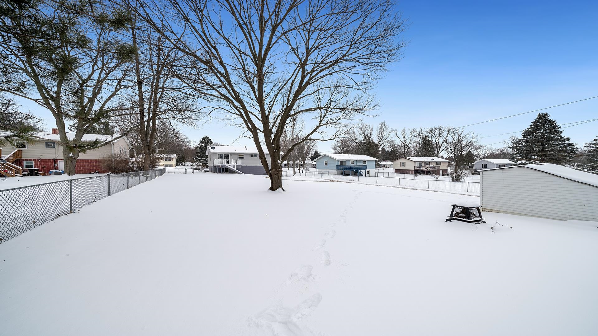 2120 West Middlebury Road Freeport, IL 61032 - Photo 25 of 25 Gallery Image 25