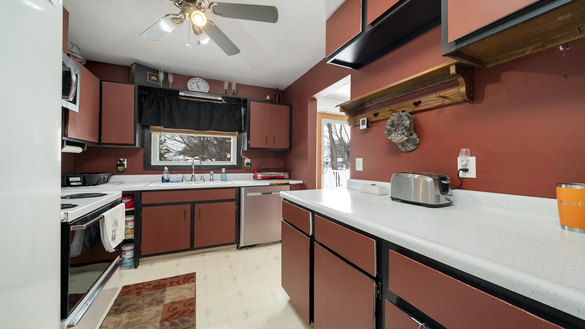 2120 West Middlebury Road Freeport, IL 61032 - Photo 8 of 25 Gallery Image 8