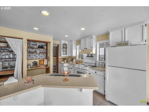 $970,000 | 24312 Cardwell Hill Drive, Philomath, OR 97370