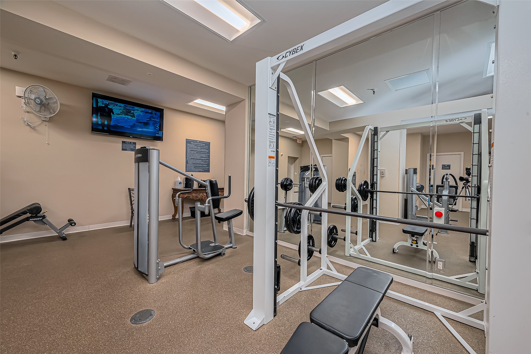 5100 San Felipe Street, Unit 34 Houston, TX 77056 - Photo 24 of 26 a view of a room with gym equipment
