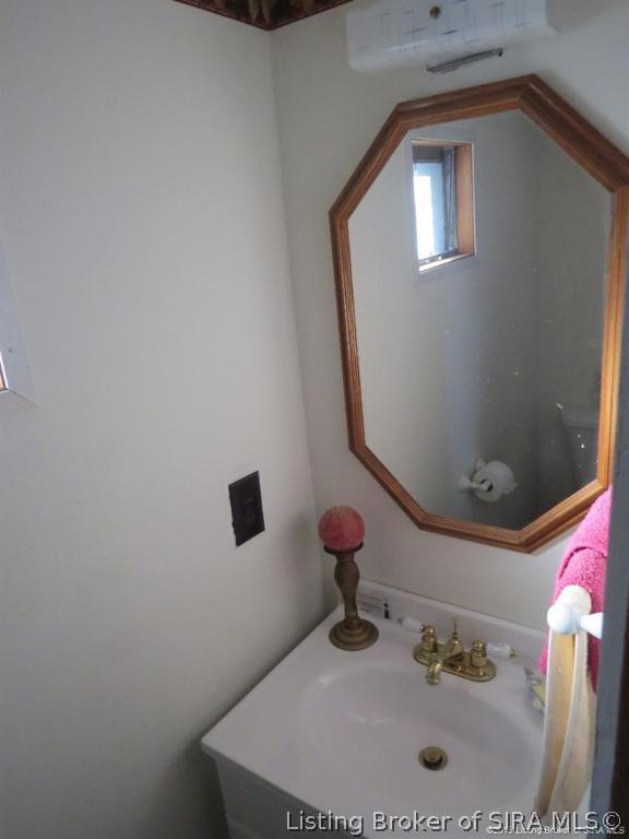 5501 South Rosebud Road Salem, IN 47167 - Photo 9 of 42