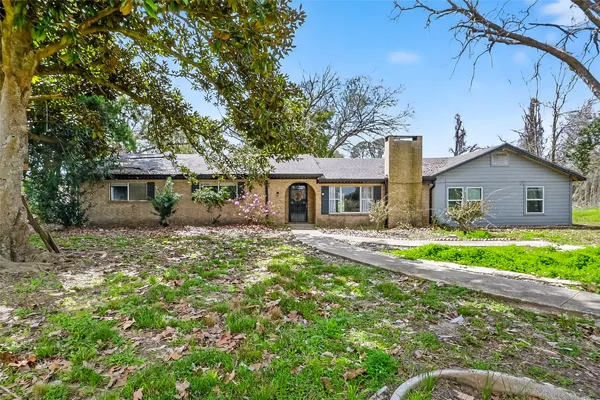 a picture of a black and white wall