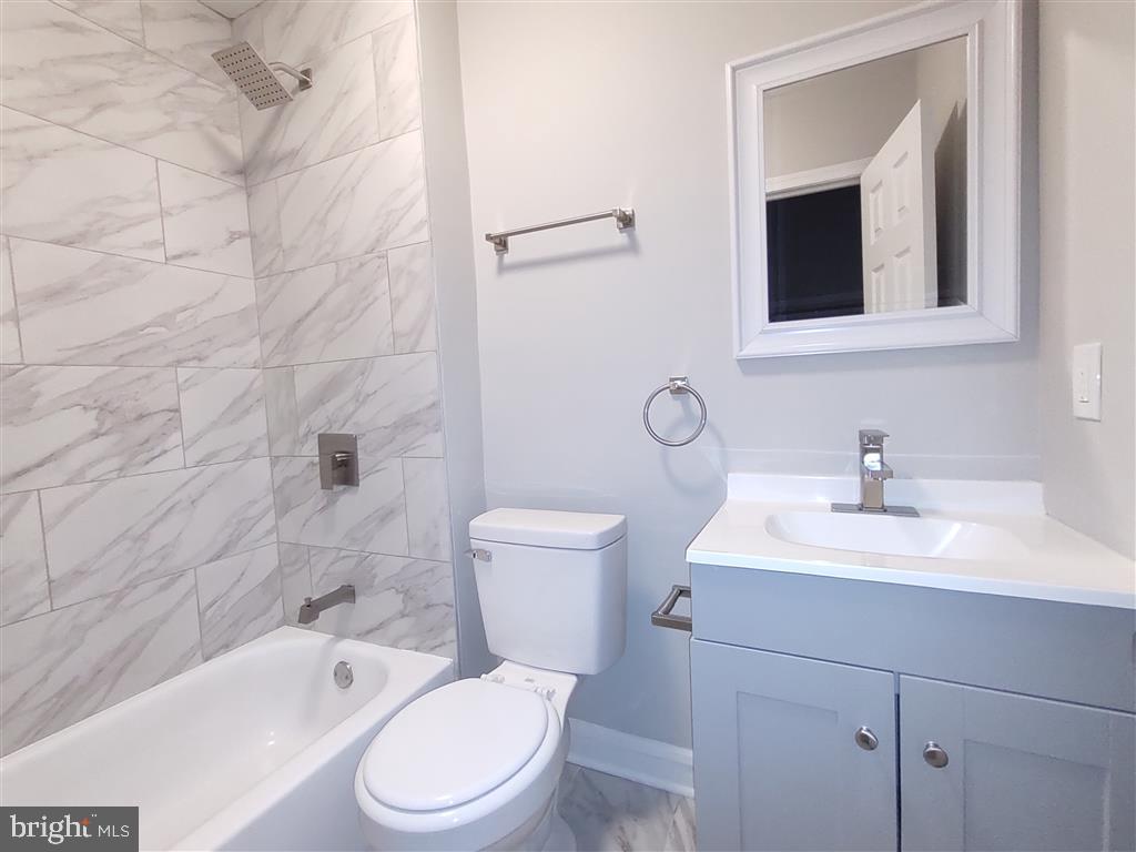 407 Poplar Grove Street Baltimore, MD 21223 - Photo 10 of 24 Bathroom View 1