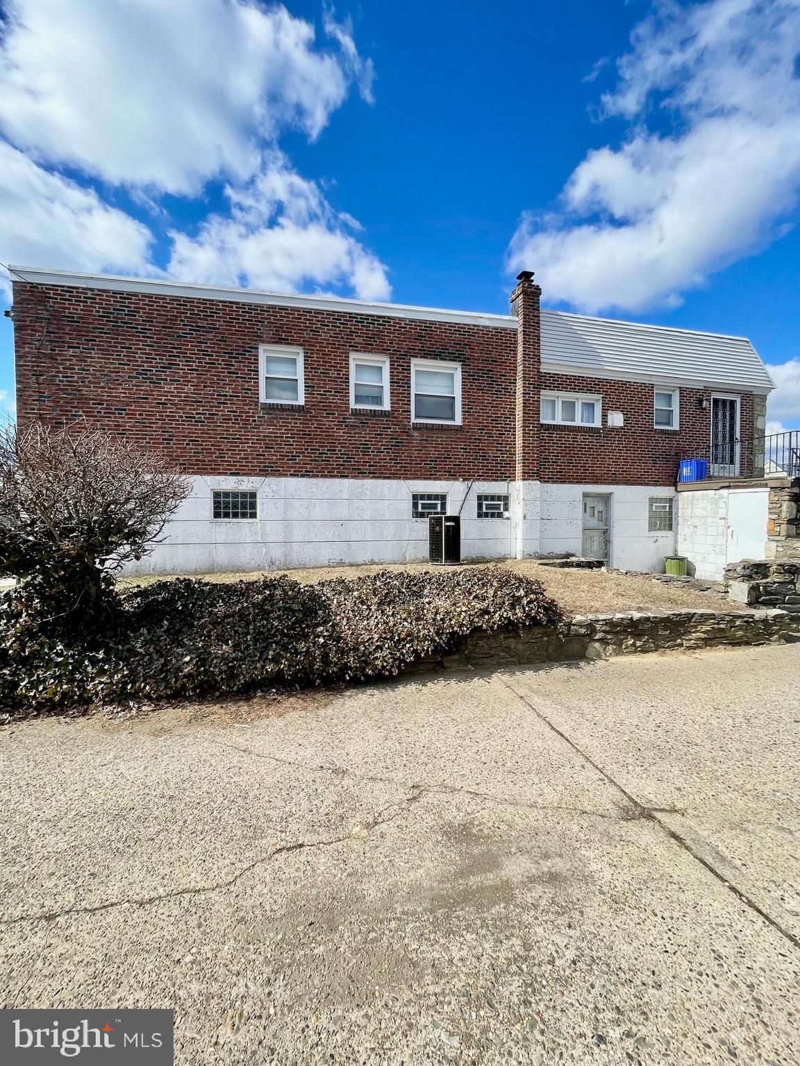 8941 Blue Grass Road Philadelphia, PA 19152 - Photo 29 of 33 Side Exterior