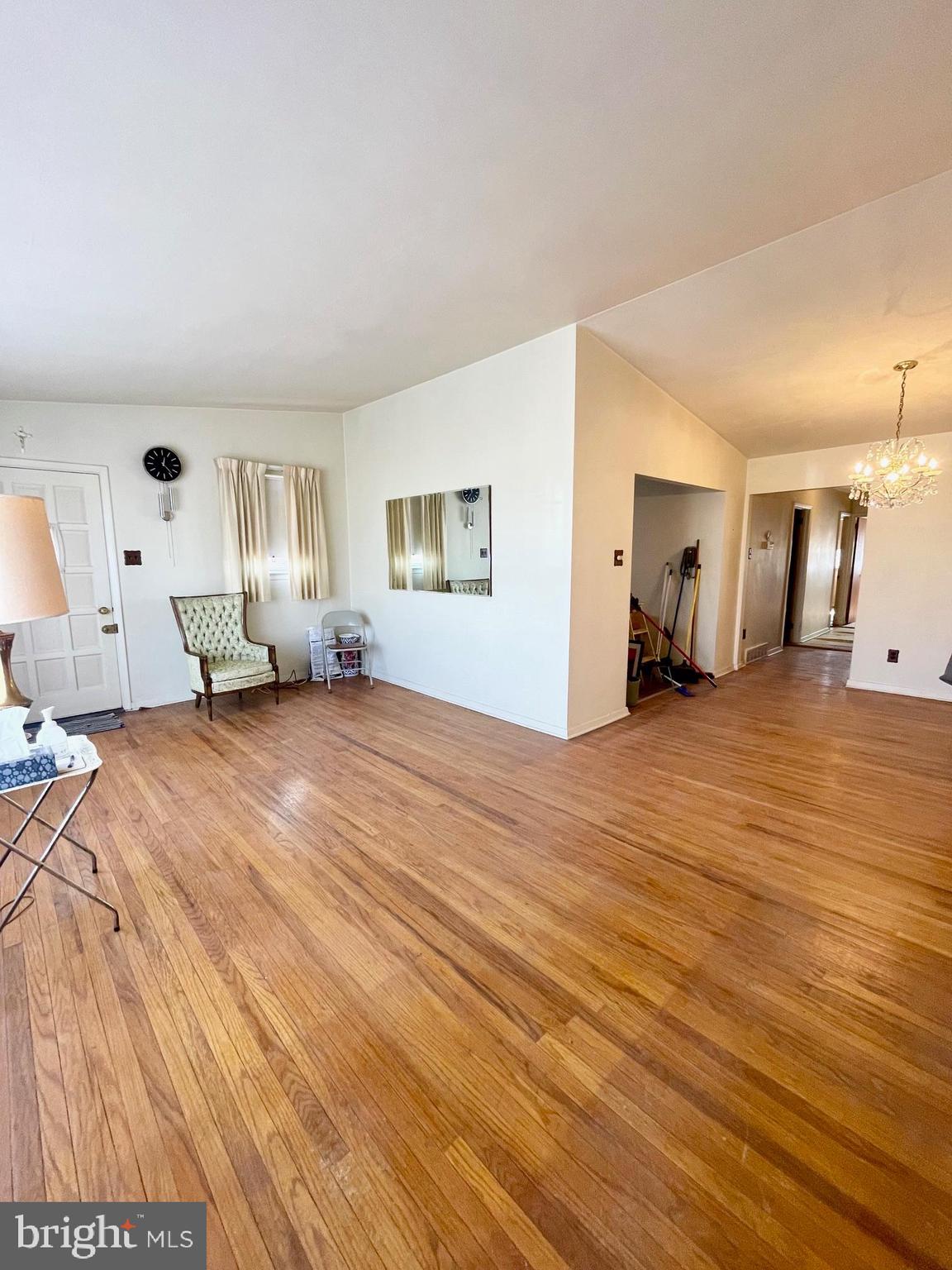 8941 Blue Grass Road Philadelphia, PA 19152 - Photo 3 of 33 Spacious Living Room Entry