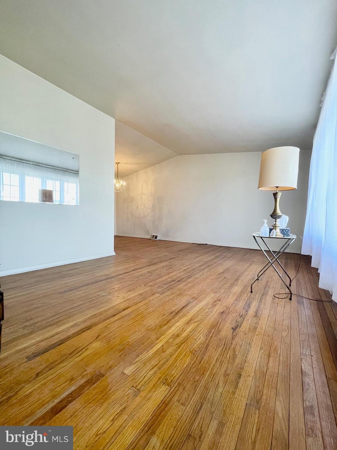 8941 Blue Grass Road Philadelphia, PA 19152 - Photo 4 of 33 Gallery Image 4