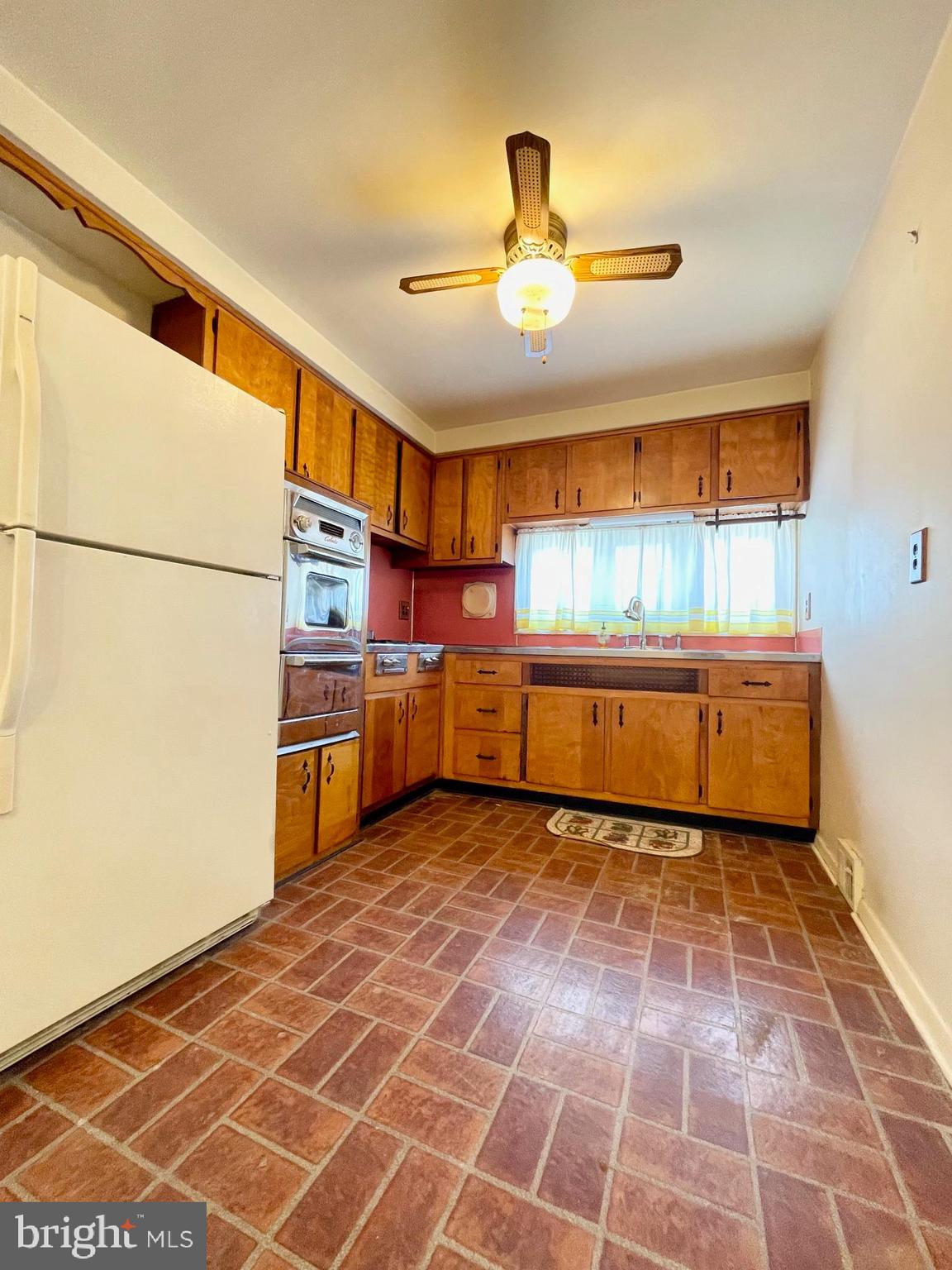 8941 Blue Grass Road Philadelphia, PA 19152 - Photo 8 of 33 Kitchen with Ceiling Fan