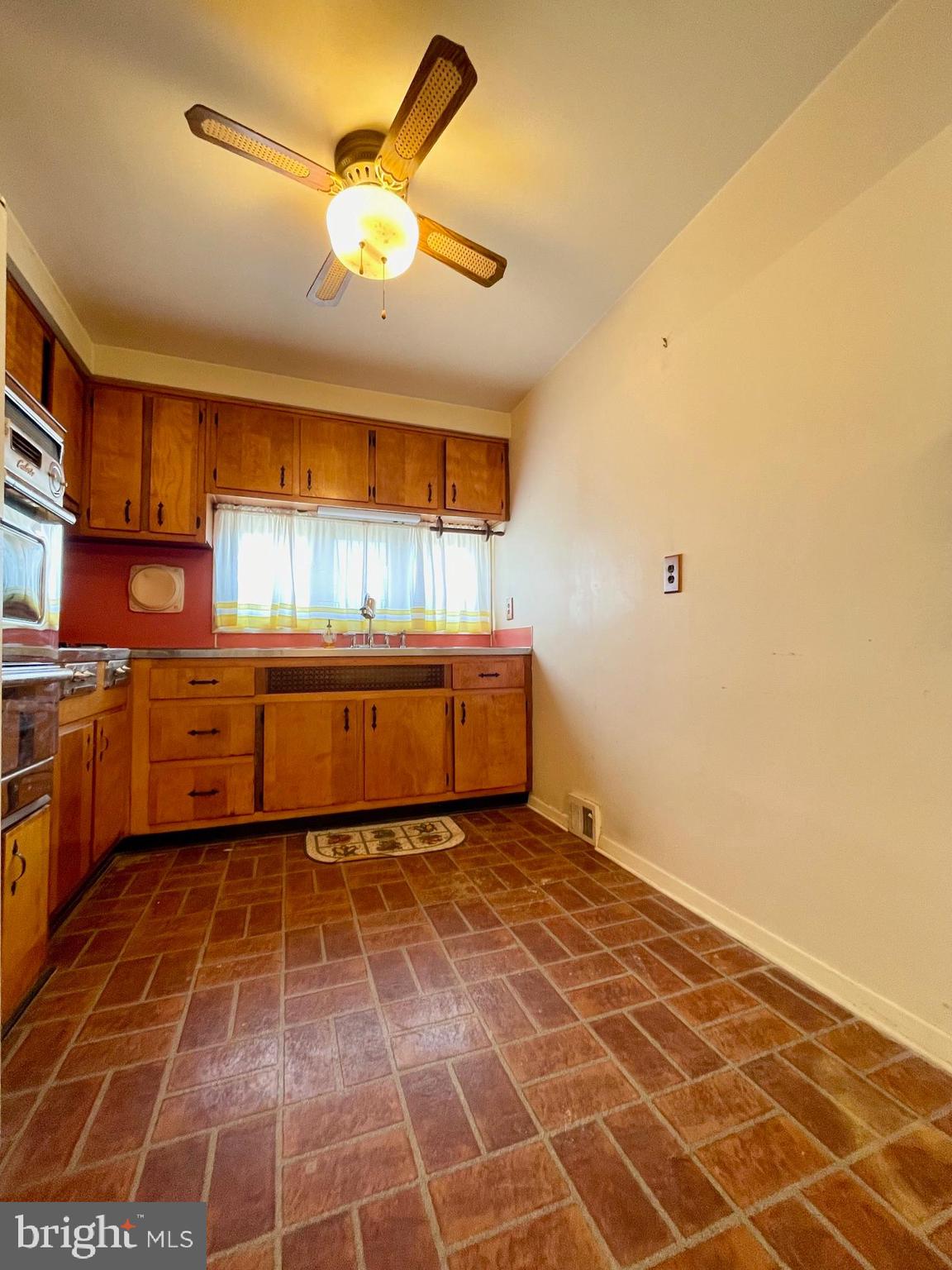 8941 Blue Grass Road Philadelphia, PA 19152 - Photo 9 of 33 Kitchen with Ceiling Fan