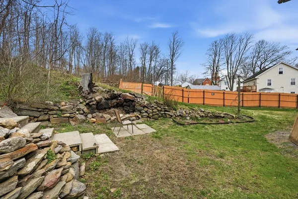 $349,989 | 1104 Main Street, Warren, MA 01083