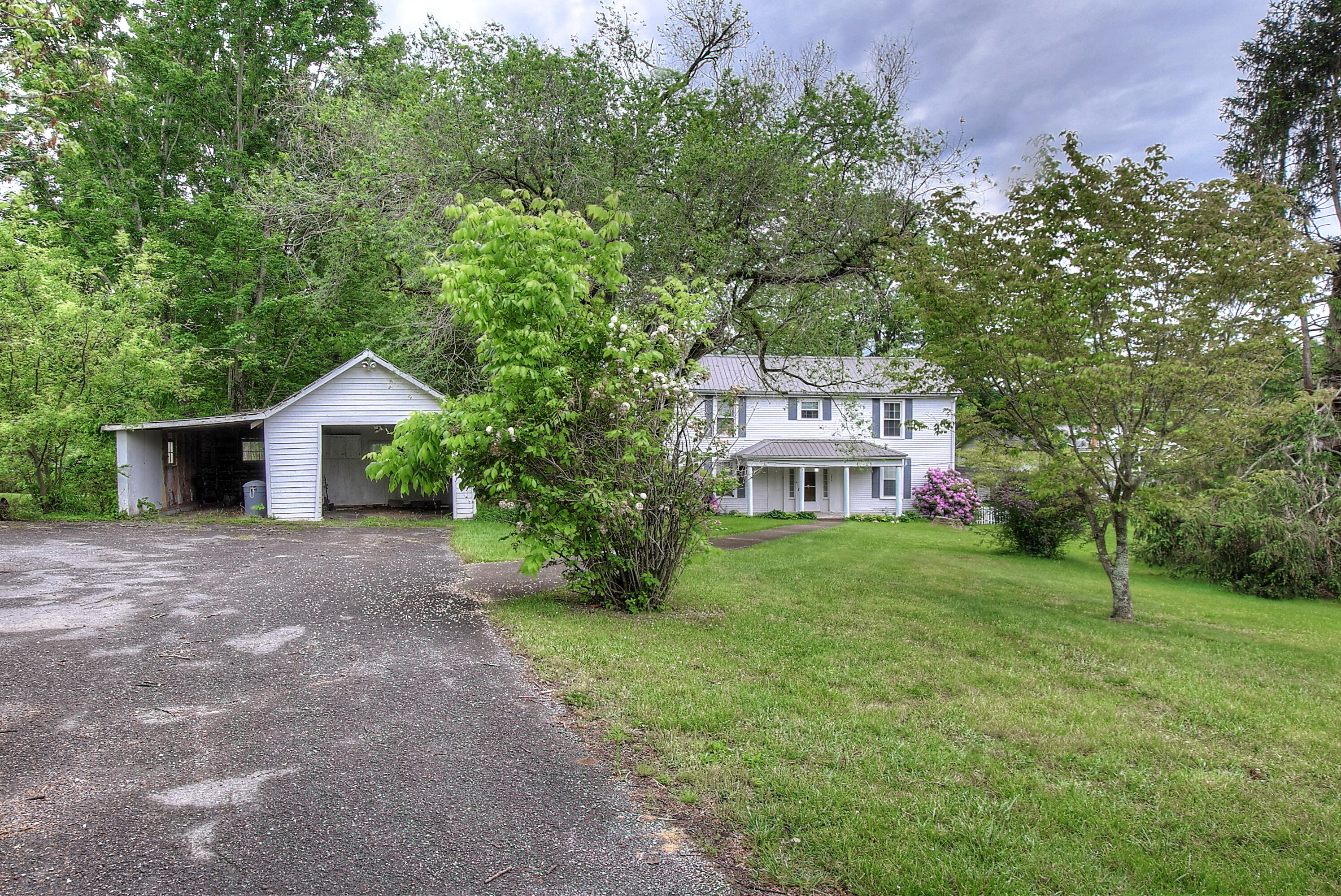 288 Holly Creek Road Greeneville, TN 37745 - Photo 3 of 57 DSC_0007_08_09_10_11_12_1