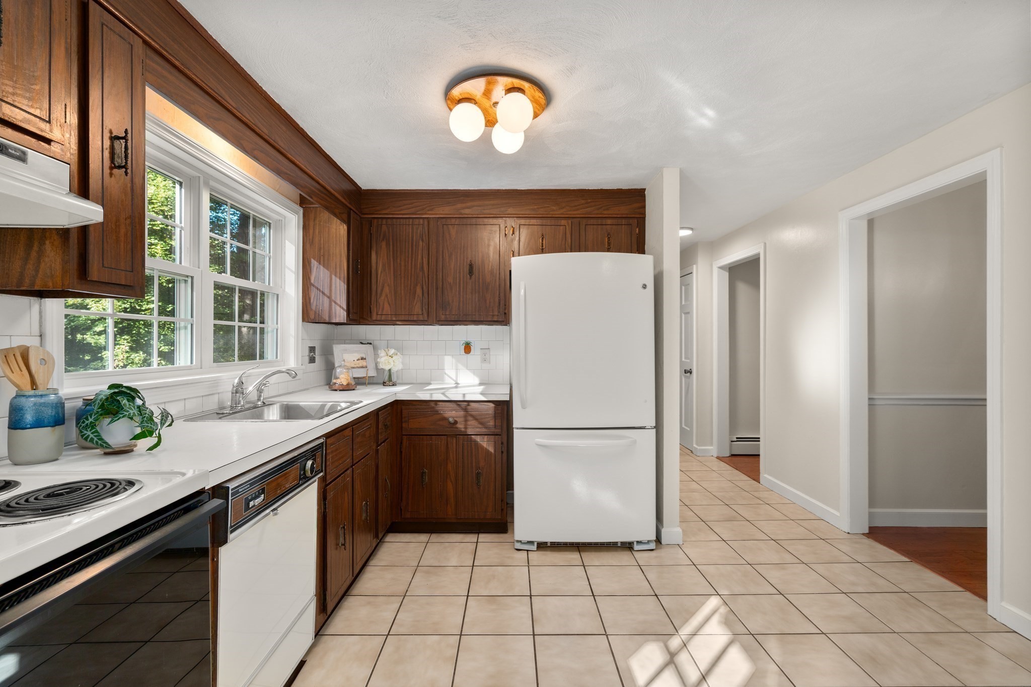 7 Tara Road Southborough, MA 01772 - Photo 13 of 42 Gallery Image 13
