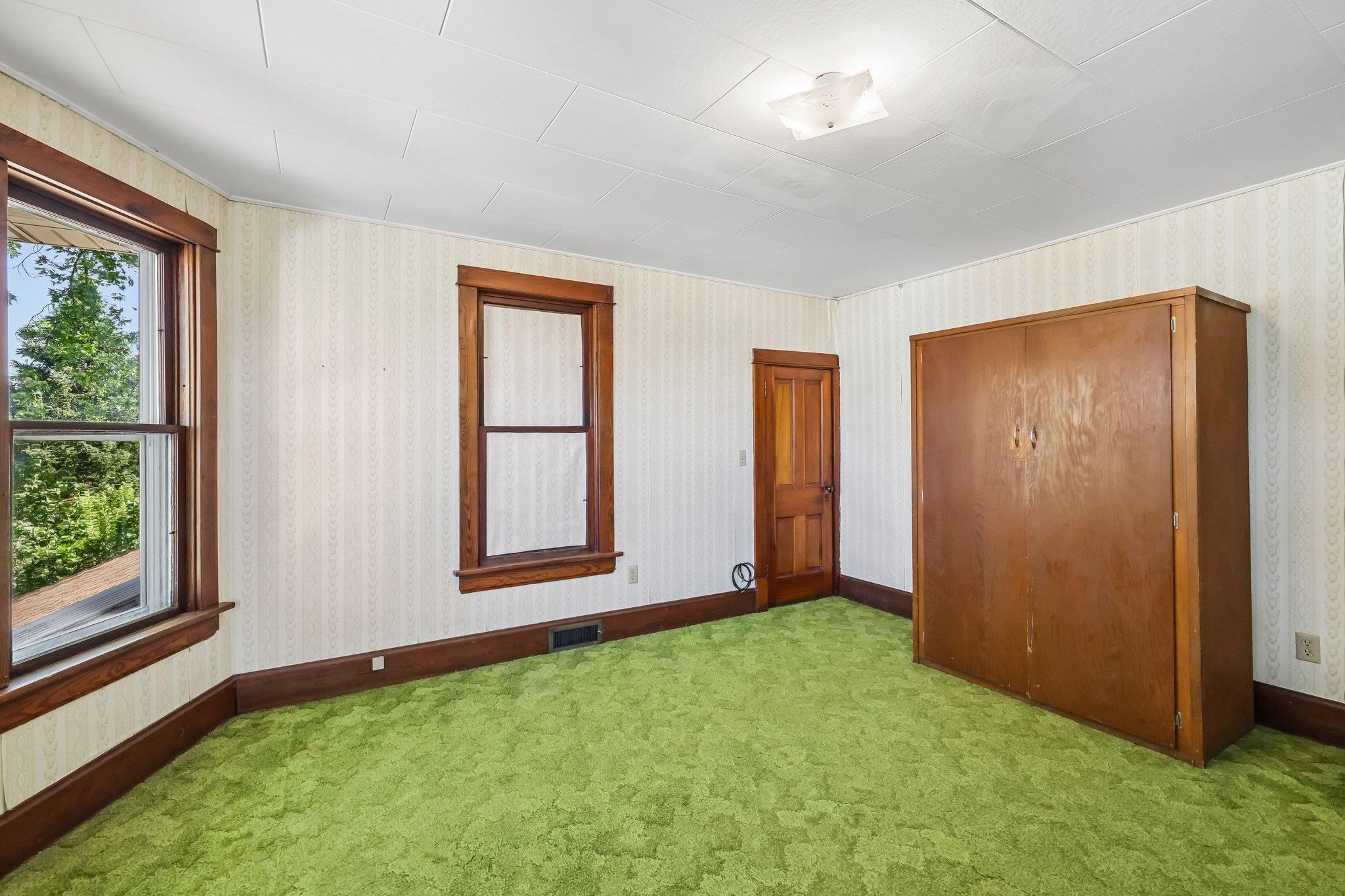 202 West 3rd Street Waunakee, WI 53597 - Photo 28 of 48