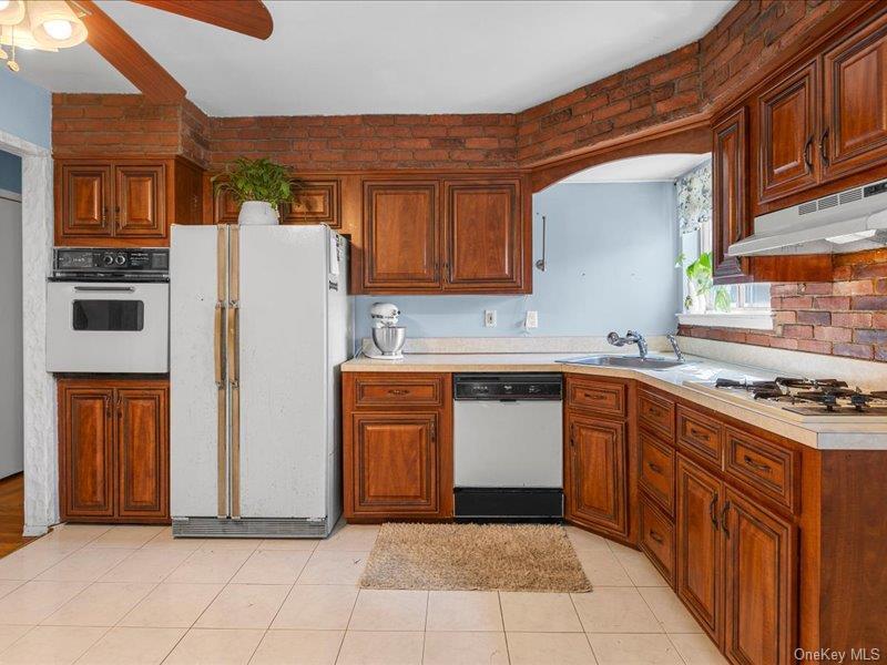 270 Browns Road Nesconset, NY 11767 - Photo 2 of 14 Gallery Image 2