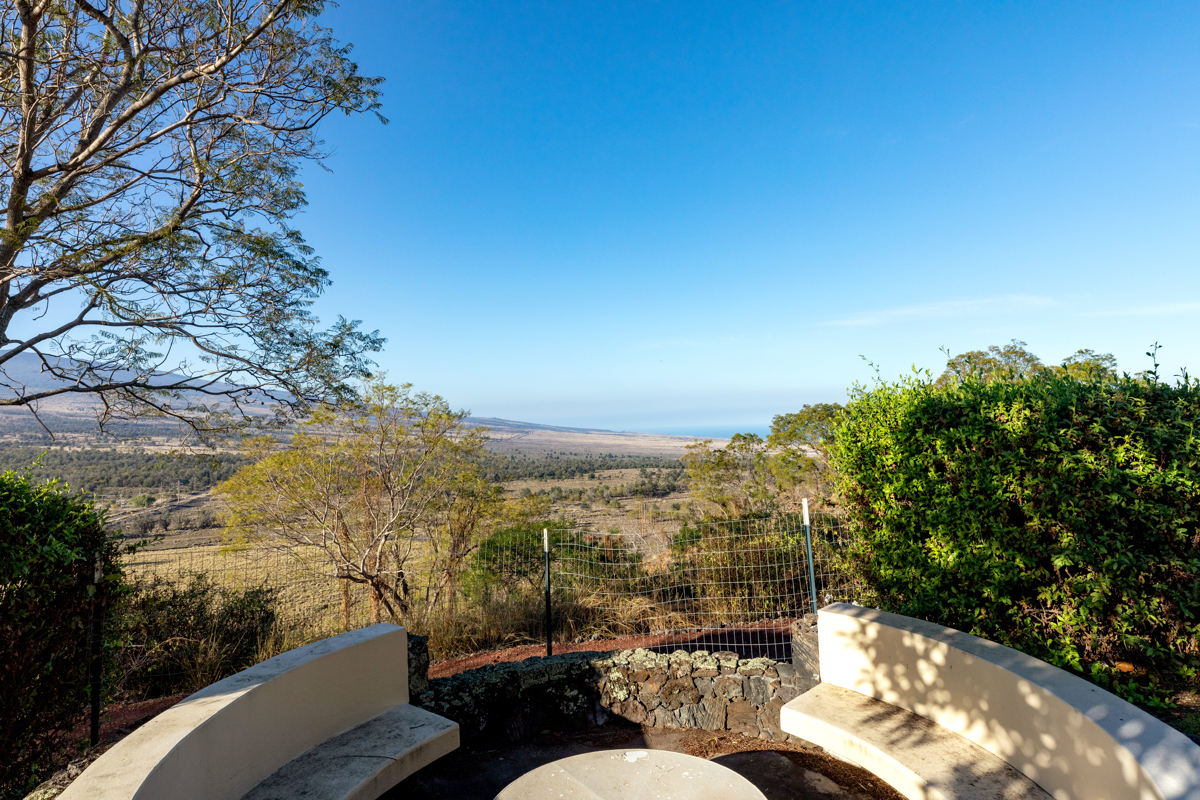 71-1638 Puu Napoo Drive Kailua-Kona, HI 96740 - Photo 28 of 30 a view of a outdoor space with furniture