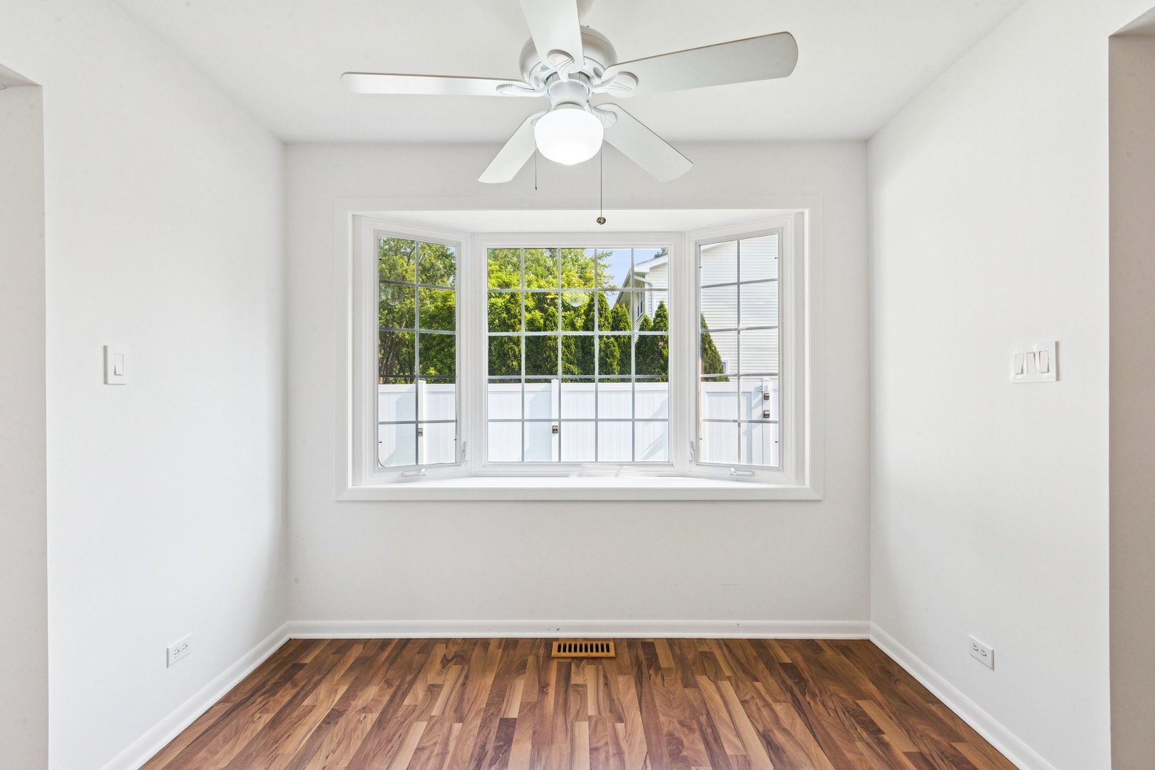 1946 Briarcliffe Boulevard Wheaton, IL 60189 - Photo 11 of 37