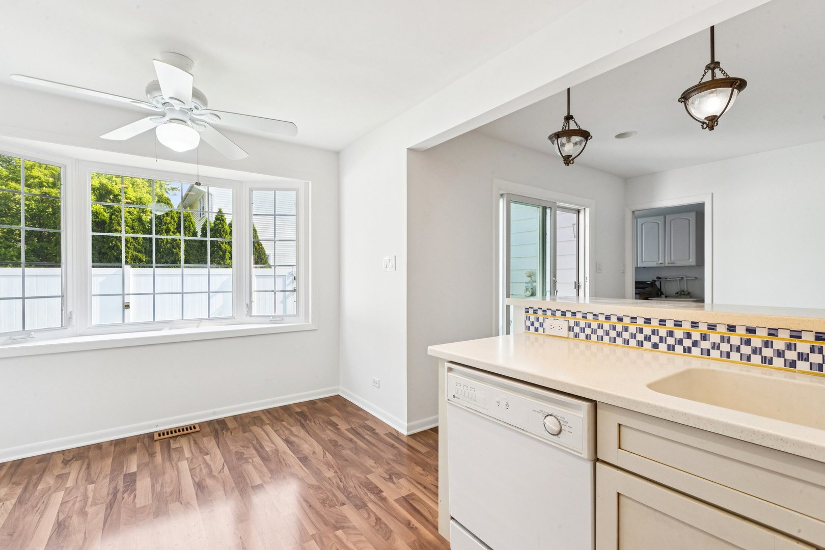 1946 Briarcliffe Boulevard Wheaton, IL 60189 - Photo 12 of 37