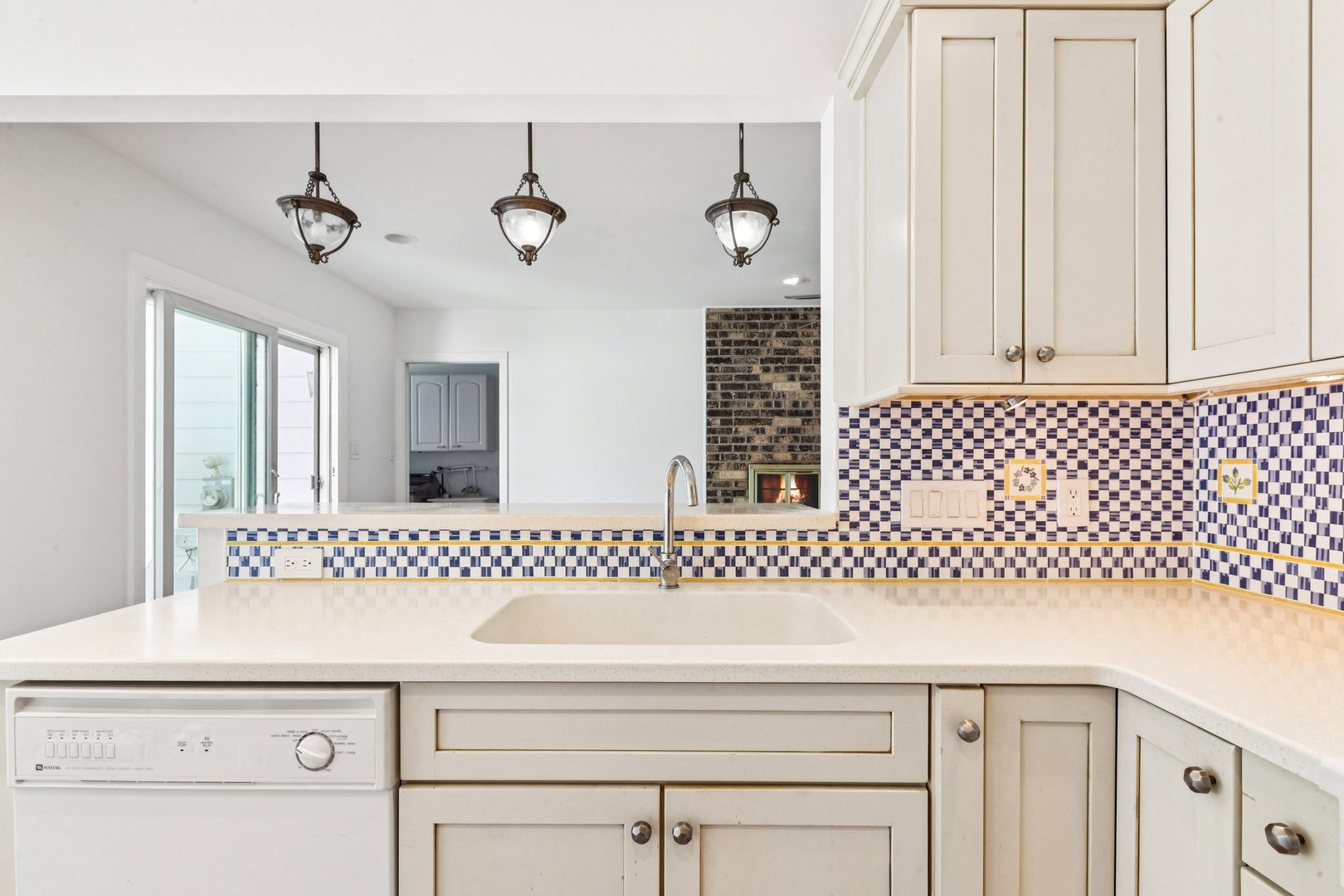 1946 Briarcliffe Boulevard Wheaton, IL 60189 - Photo 15 of 37