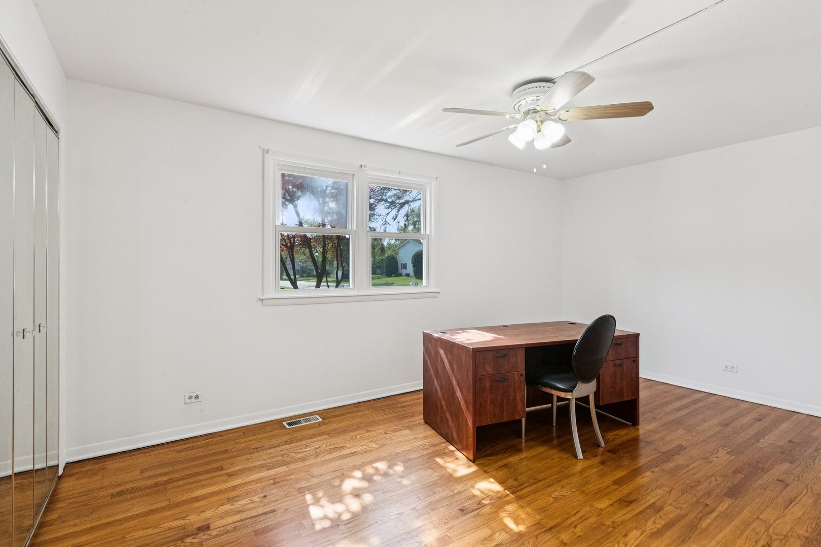 1946 Briarcliffe Boulevard Wheaton, IL 60189 - Photo 20 of 37