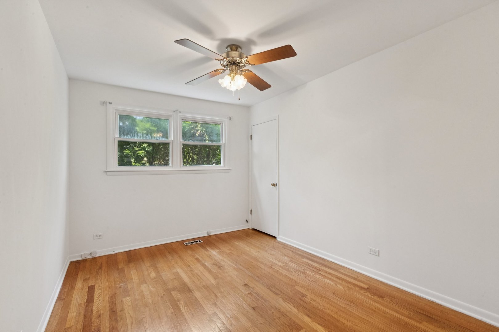 1946 Briarcliffe Boulevard Wheaton, IL 60189 - Photo 24 of 37