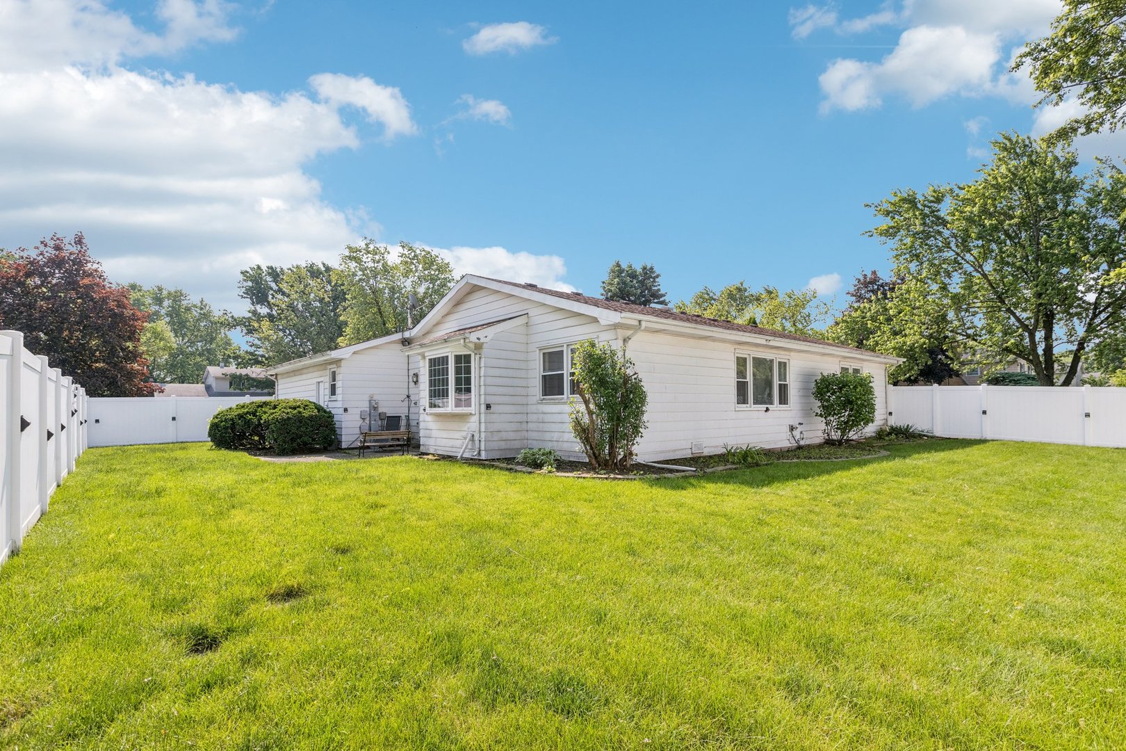 1946 Briarcliffe Boulevard Wheaton, IL 60189 - Photo 36 of 37