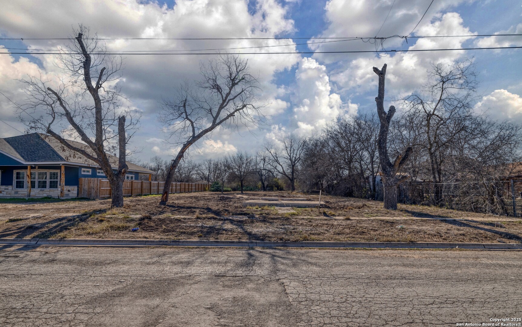 265 Prairie Street Uvalde, TX 78801 - Photo 3 of 13