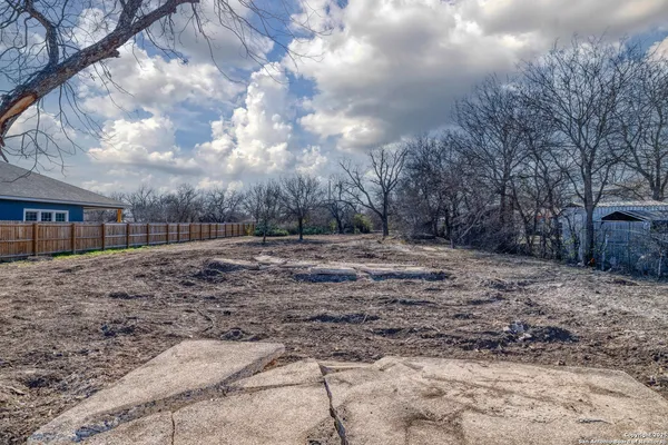 $45,000 | 265 Prairie Street, Uvalde, TX 78801