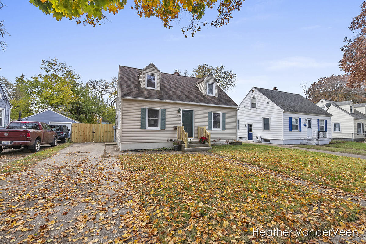 1335 Cornell Road Muskegon, MI 49441 - Photo 3 of 25 IMG_1002