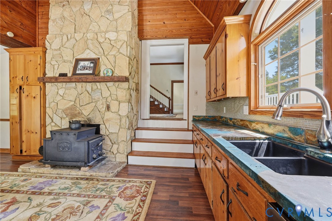 3355 Duke Road Powhatan, VA 23139 - Photo 20 of 67 a kitchen that has a sink and a stove