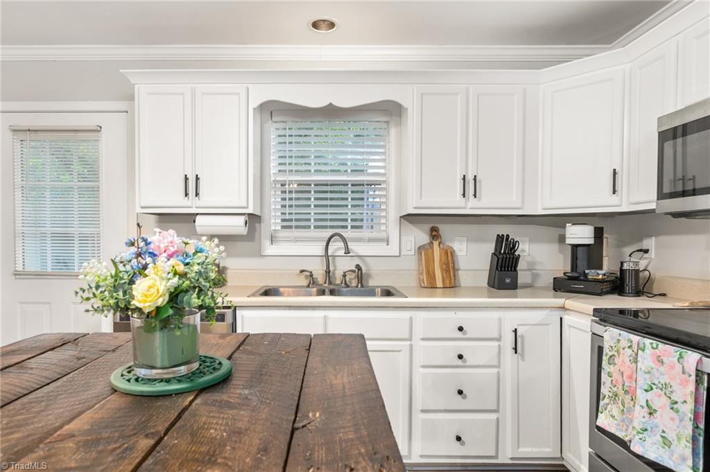4348 Valley View Road Thomasville, NC 27360 - Photo 11 of 25 Gallery Image 11