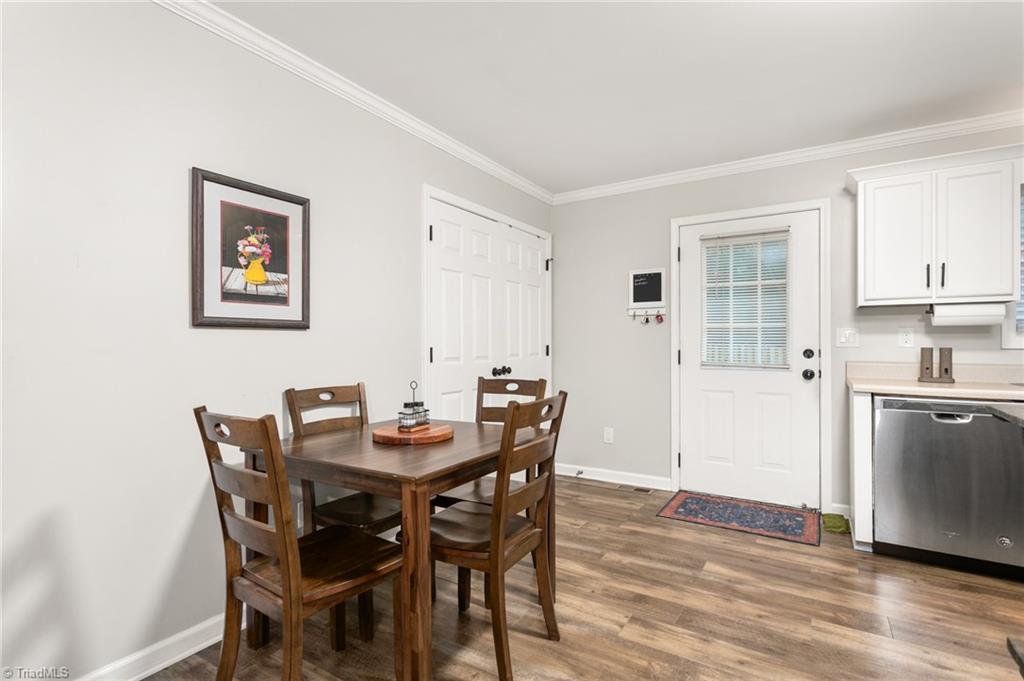 4348 Valley View Road Thomasville, NC 27360 - Photo 7 of 25 Dining Room