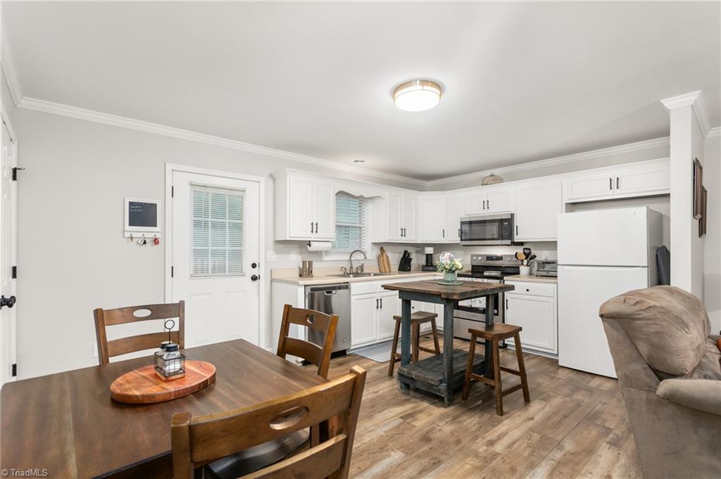4348 Valley View Road Thomasville, NC 27360 - Photo 8 of 25 Gallery Image 8