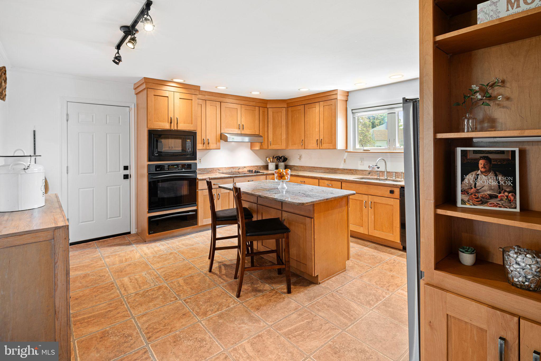 720 Linton Hill Road Newtown, PA 18940 - Photo 15 of 62 Kitchen