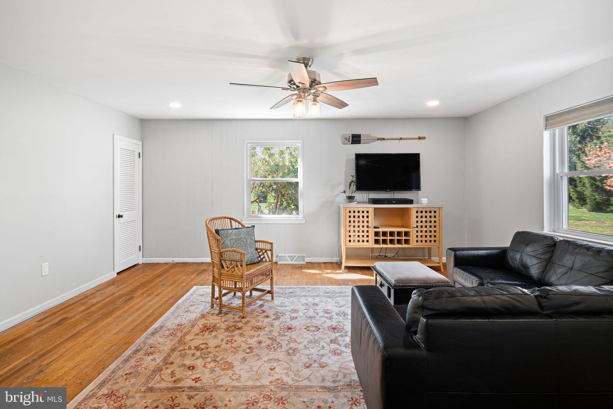 720 Linton Hill Road Newtown, PA 18940 - Photo 19 of 62 Den or in-law suite