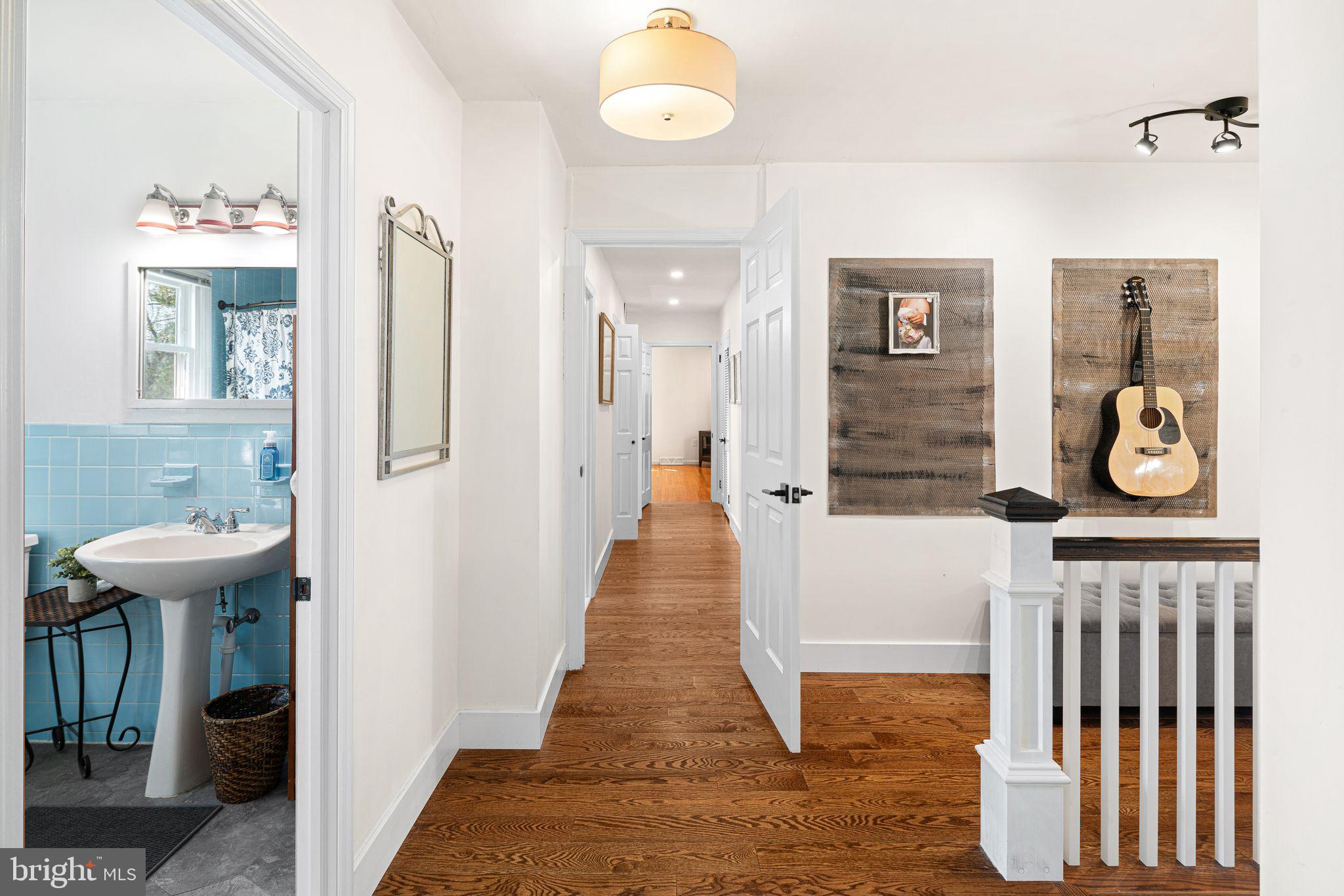 720 Linton Hill Road Newtown, PA 18940 - Photo 24 of 62 2nd floor hallway