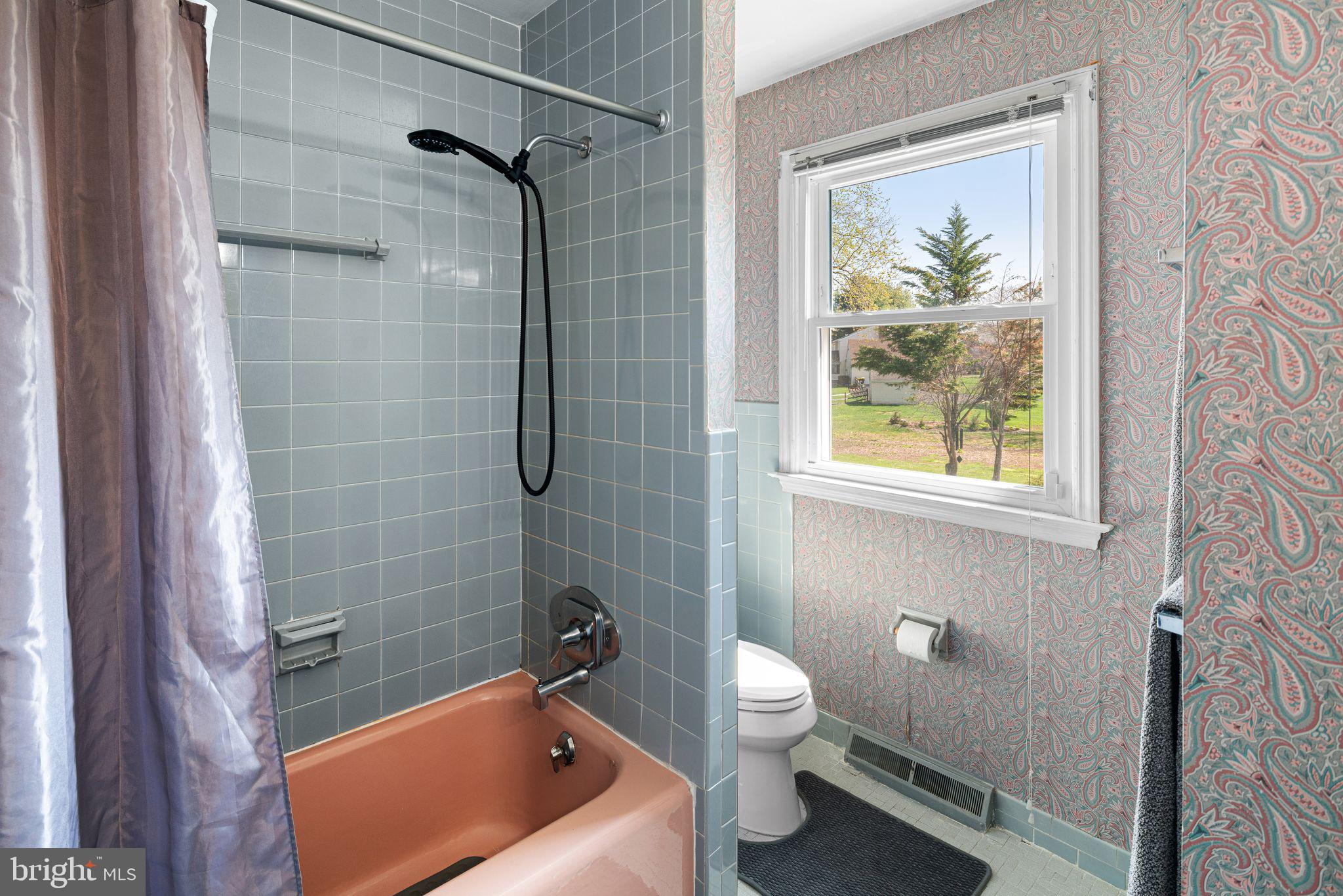 720 Linton Hill Road Newtown, PA 18940 - Photo 29 of 62 Primary en-suite