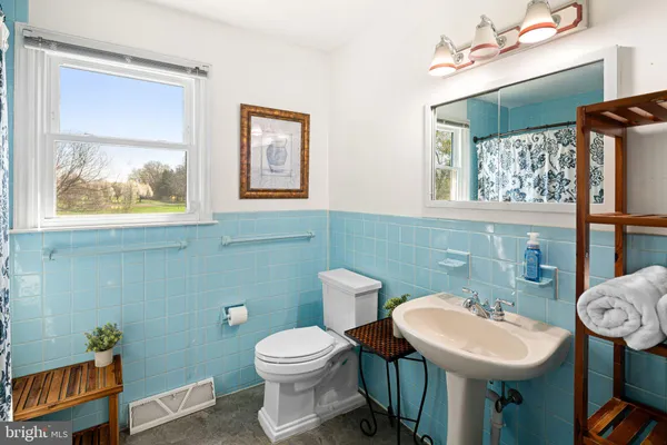 $865,000 | 720 Linton Hill Road, Newtown, PA 18940