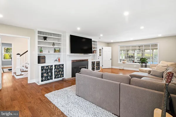 $865,000 | 720 Linton Hill Road, Newtown, PA 18940