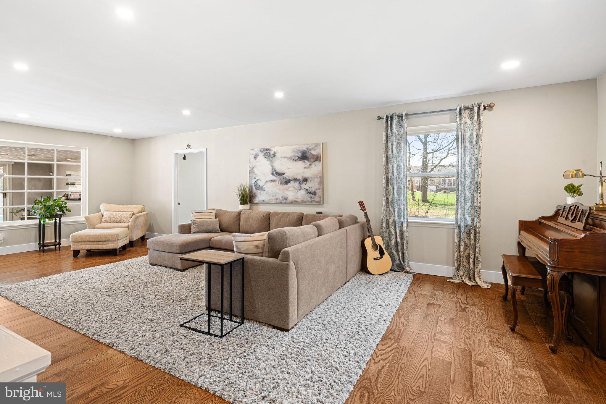 720 Linton Hill Road Newtown, PA 18940 - Photo 5 of 62 Living room