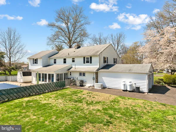 $865,000 | 720 Linton Hill Road, Newtown, PA 18940