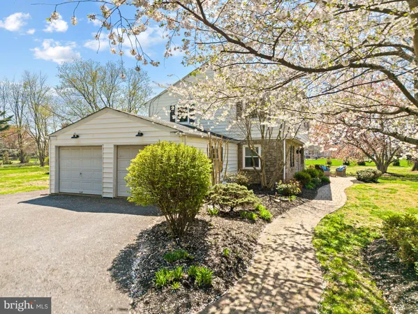 $865,000 | 720 Linton Hill Road, Newtown, PA 18940
