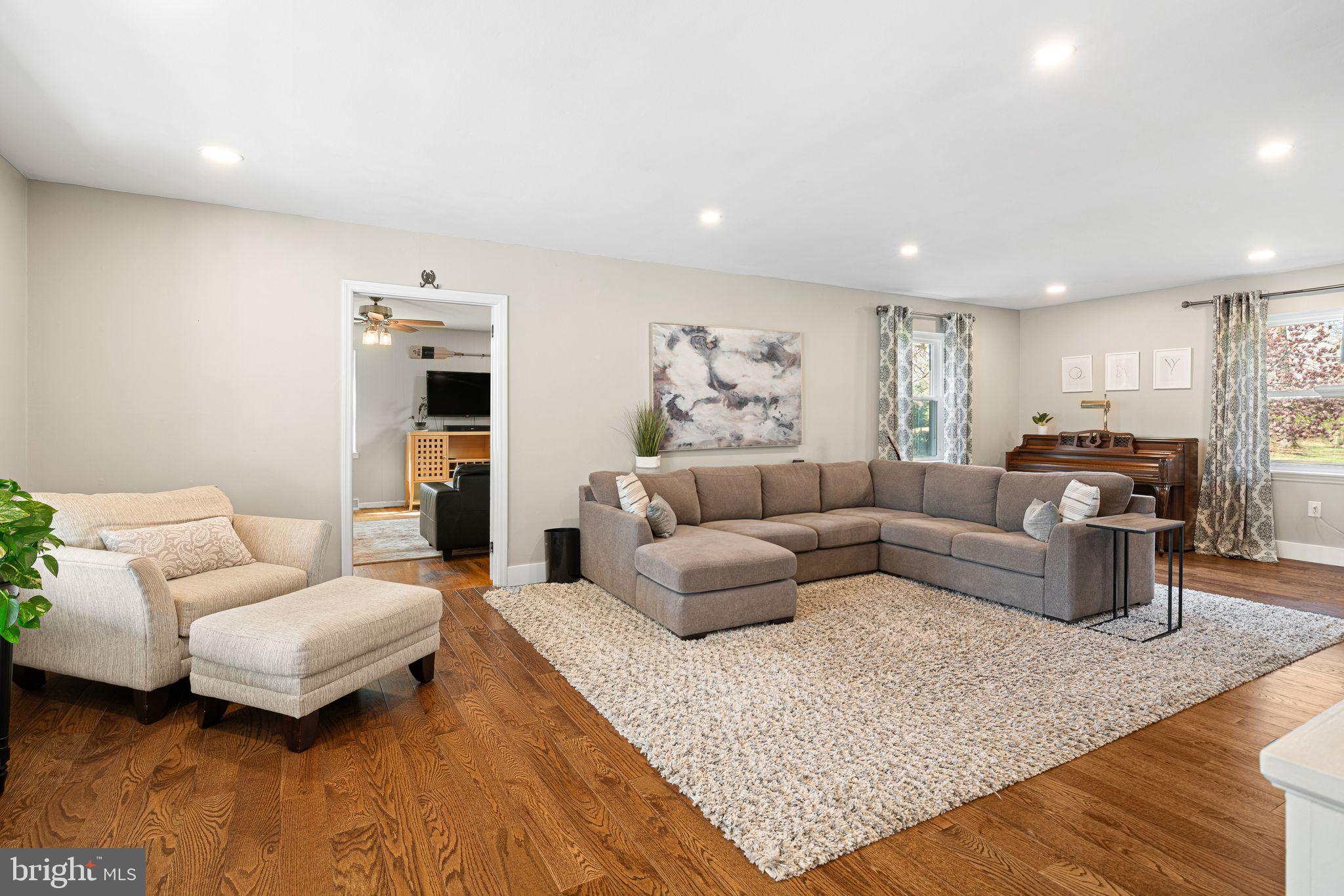 720 Linton Hill Road Newtown, PA 18940 - Photo 6 of 62 Living room