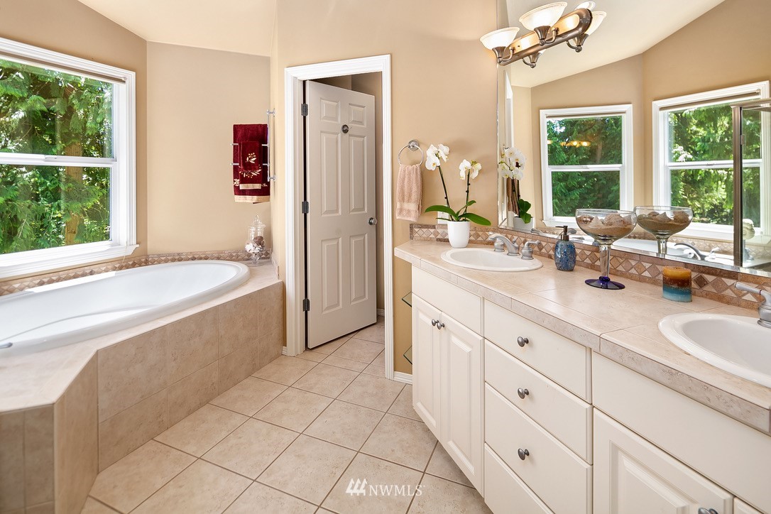 17145 Southeast Licorice Way Renton, WA 98059 - Photo 13 of 25 Gallery Image 13