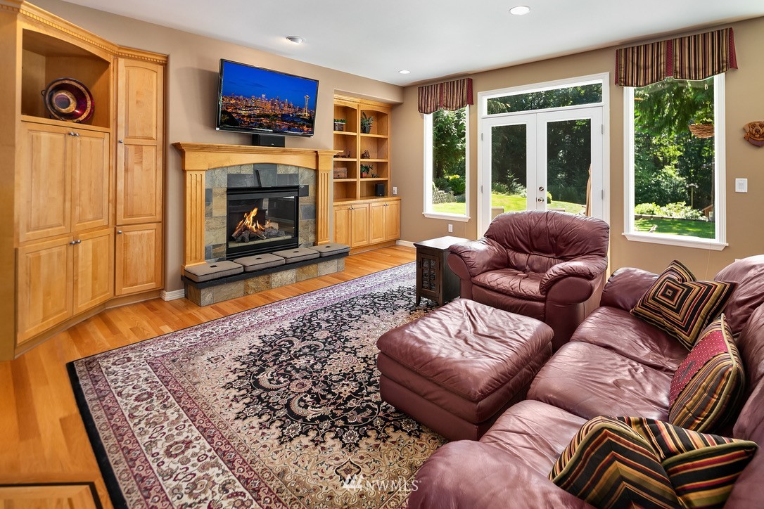 17145 Southeast Licorice Way Renton, WA 98059 - Photo 8 of 25 Gallery Image 8