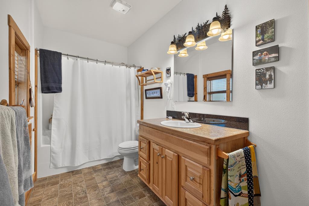 302 Berger Street Riggins, ID 83549 - Photo 26 of 30 Unit 302C, Primary ensuite