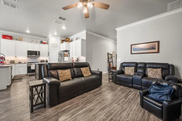 $300,000 | 2010 142nd Street, Lubbock, TX 79423