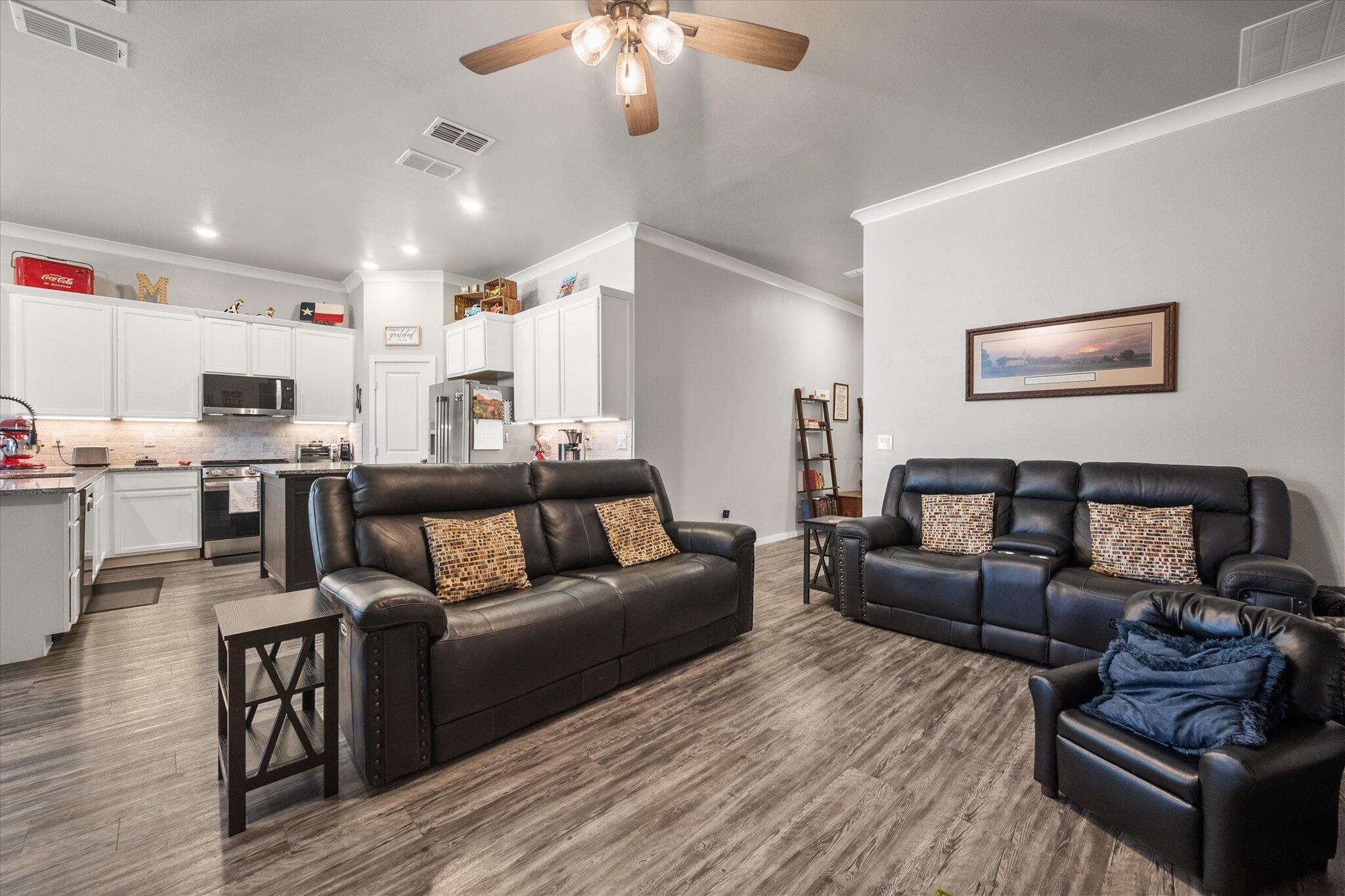 2010 142nd Street Lubbock, TX 79423 - Photo 15 of 33 15-2010 142nd st_9069