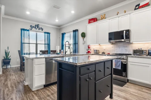 $300,000 | 2010 142nd Street, Lubbock, TX 79423