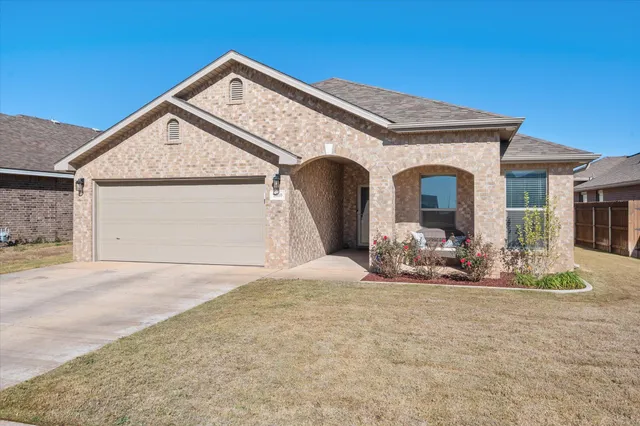 $300,000 | 2010 142nd Street, Lubbock, TX 79423