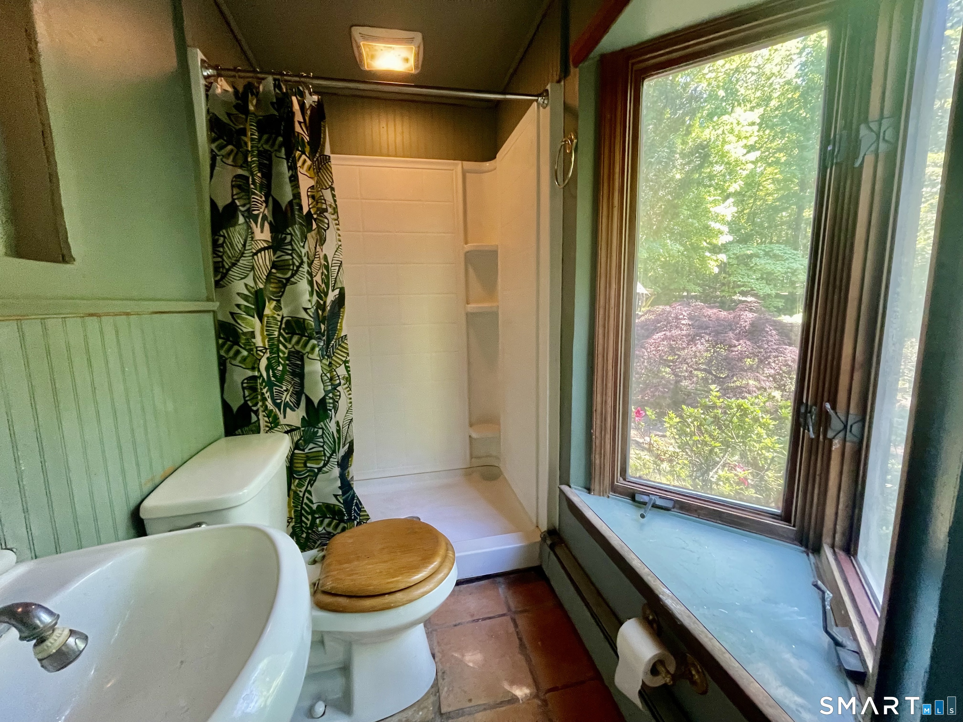 11 Tubbs Spring Drive Weston, CT 06883 - Photo 23 of 36 Primary bedroom bath